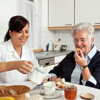 Shopping-And-Meal-Preparation-Services-For-Seniors-768x512